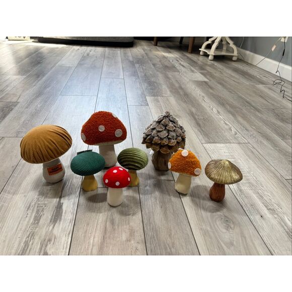 Mushroom Fall Decorations Mushroom Figurines bundle of 8 - Picture 1 of 13